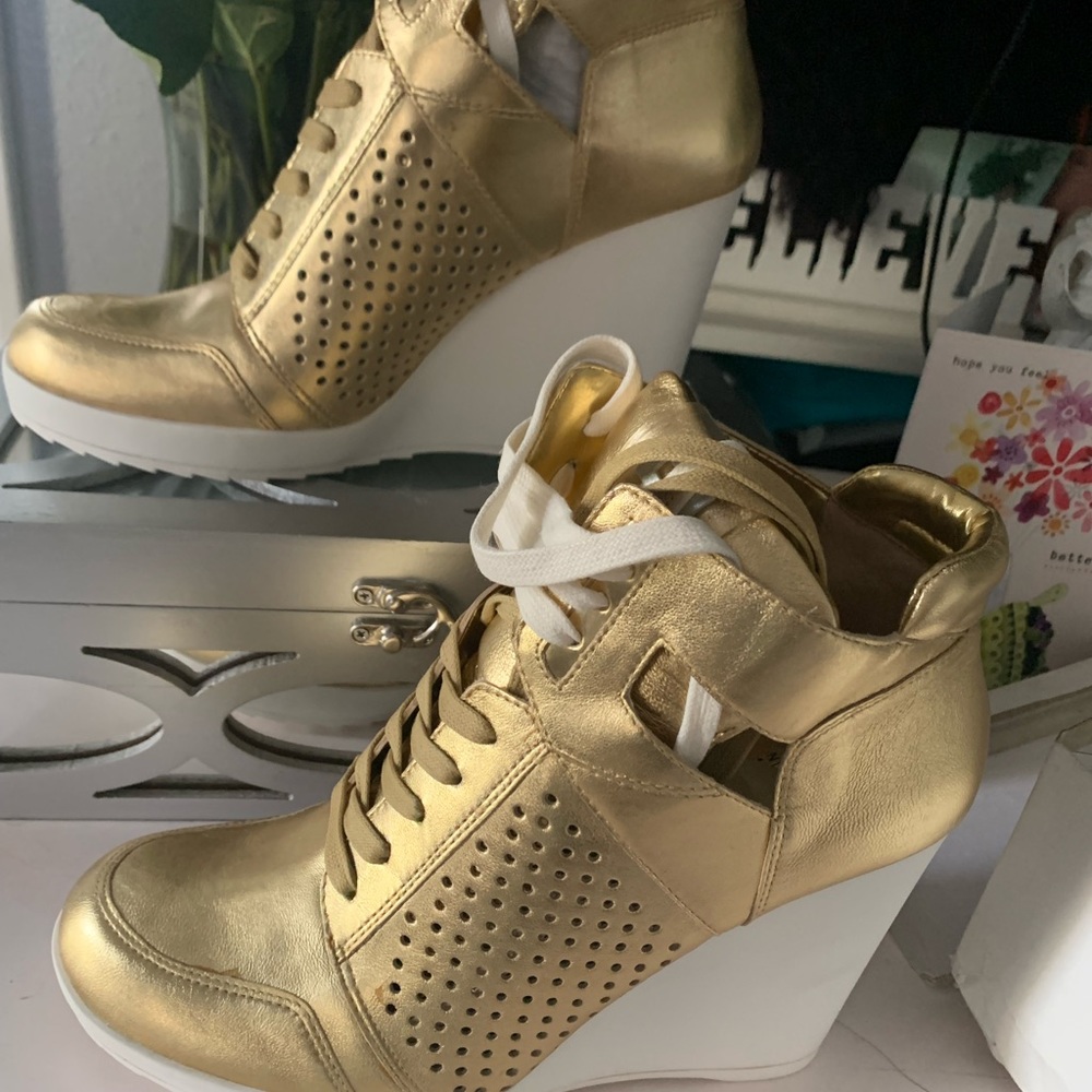 Nine West
